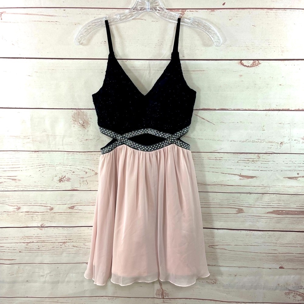 Speechless Cut-Out Dress - Black/Rose - Size 1